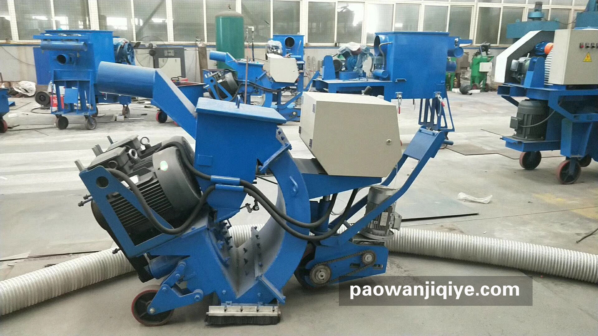 移動(dòng)式鋼板拋丸機(jī)大圖